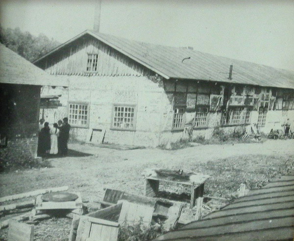 Механический цех кирпичного завода, снимок 1912 года