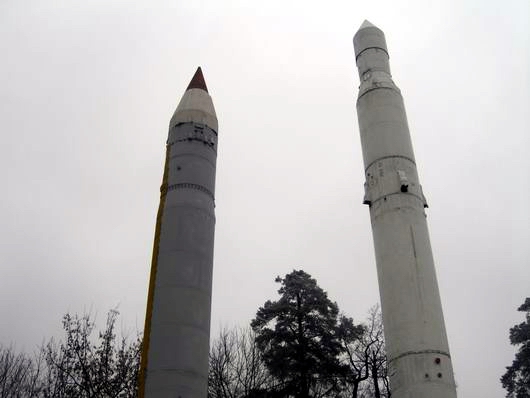 Примеры стратегических ракет, выставленные во Власихе