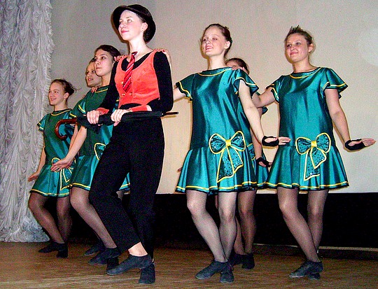 Детский народный ансамбль песни и танца «До-Ми-Соль»