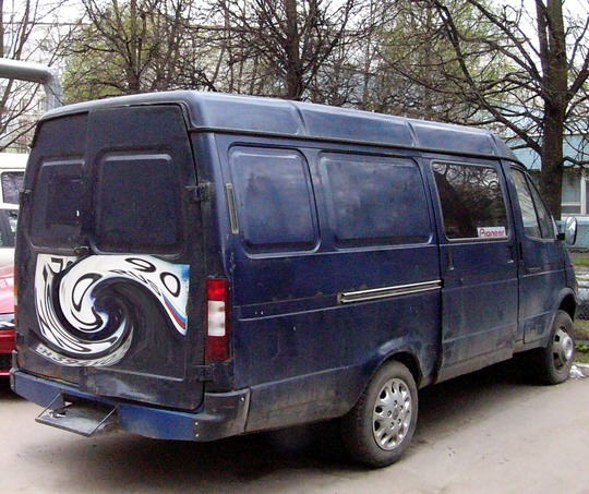 В Одинцово крадут брошенные микроавтобусы