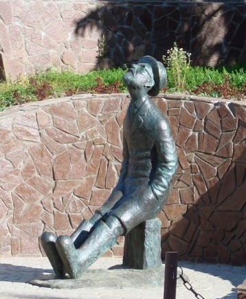 Памятник Циолковскому в Боровске