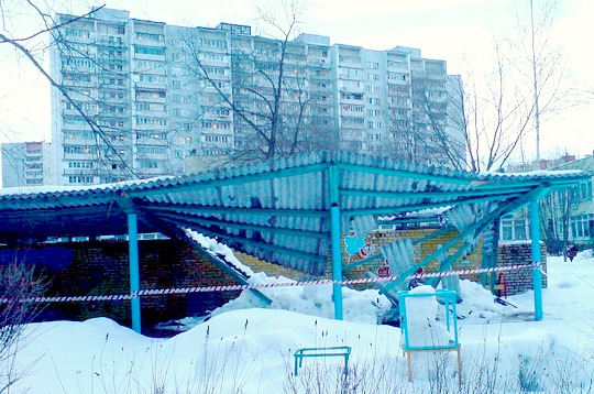В детсаду в Одинцово обрушилась крыша веранды