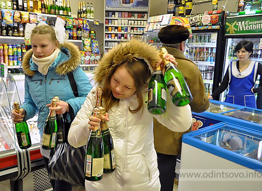 Алкоголь продавали подросткам в Одинцовском районе