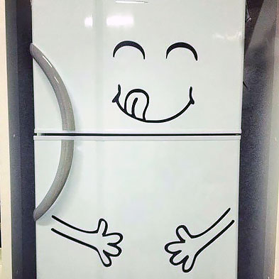 холодильник с улыбкой