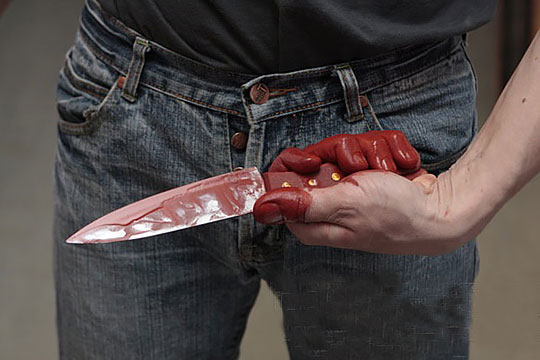человек с ножом