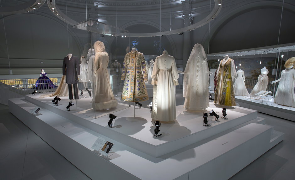 выставка исторических свадебных платьев