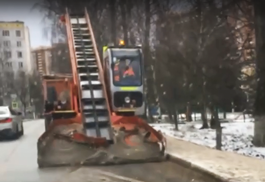 Уборка невидимого снега в Одинцово попала на видео