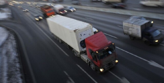 Ограничения для грузовиков массой более 3,5 тонн введут в Москве и Подмосковье