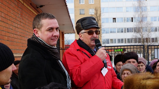 Александр Галдин и Максим Ганин на митинге против платности Минского шоссе, Irina.Grinchenko, Лесной городок