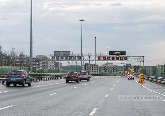 Провал дорожного полотна в районе Ромашково, Крайняя правая полоса в сторону Москвы