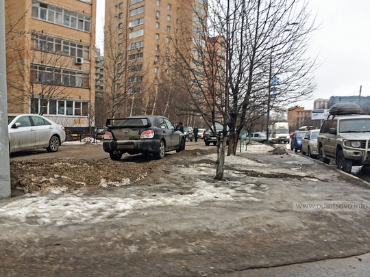 Парковочный хаос Одинцово, Ново-Спортивная