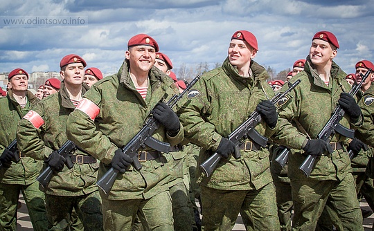Ветераны из Одинцово стали зрителями репетиции Парада Победы