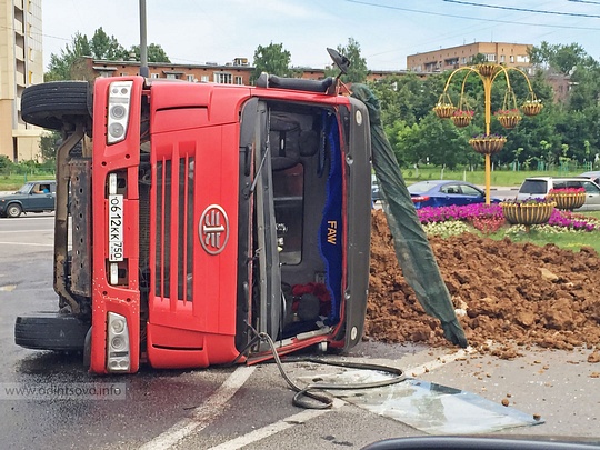 ДТП - происшествия на дороге, FAW перевернулся на Отрадном мосту 26.06.2015