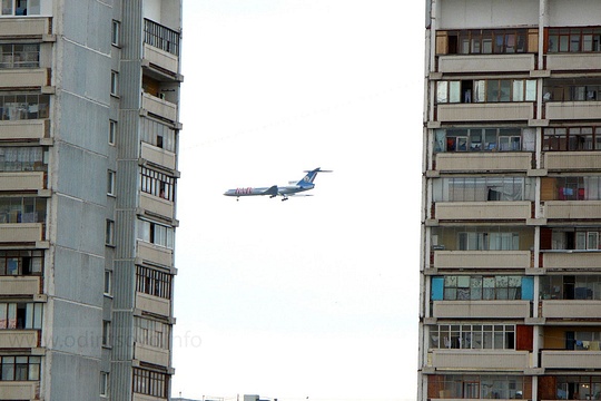 Самолеты не беспокоят жителей Одинцово, Самолет идет на посадку
