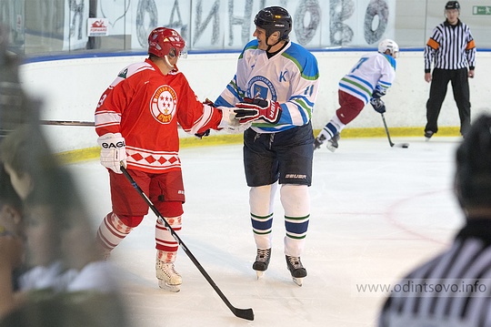 Матч между легендами советского хоккея и сборной командой главы Одинцовского района Андрея ИВАНОВА