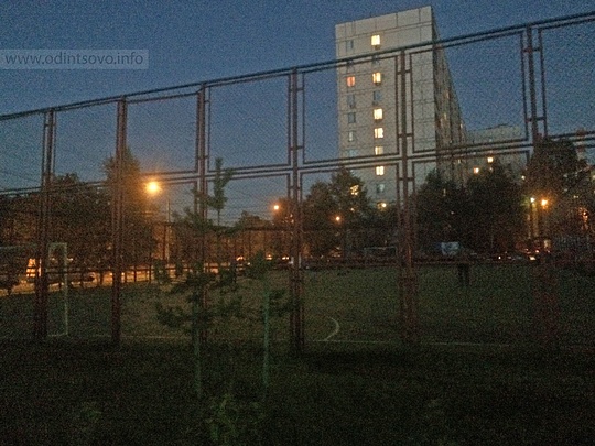 Спортсменов Одинцово «футболят» с освещением спортивной площадки