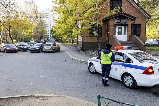 Полиция оцепила дом ул. Красногорское шоссе 8