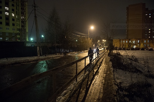 Путь до станции Баковка: нет освещения, разбитые дороги