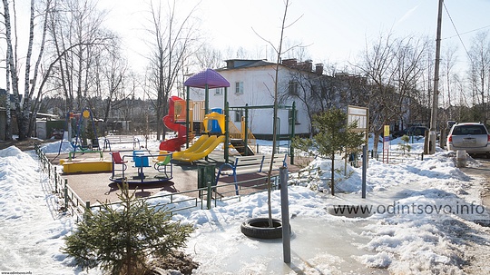 Дворы Одинцовского района, подлежащие реконструкции, двор в деревне Осоргино, обустроенный в 2015 году