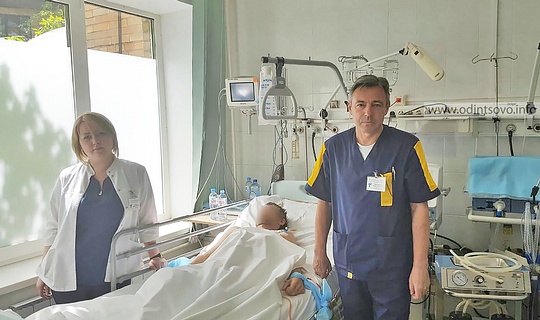 Май, 12 мая в ГБУЗ МО «Одинцовская ЦРБ» была проведена экстренная операция на открытом сердце. Пациент поступил с пронекающим ранением сердца и левого лёгкого.
