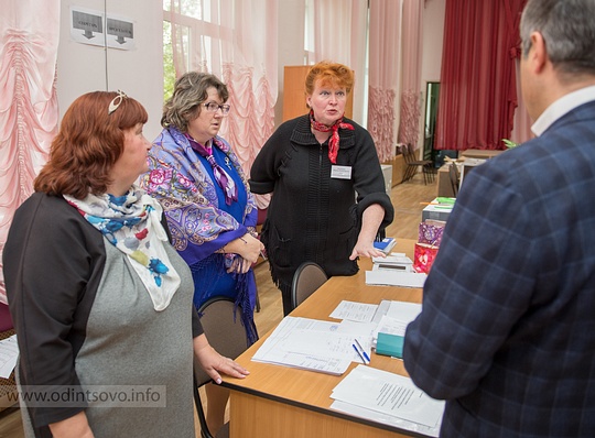 Шота Горгадзе, председетель Общественой палаты Подмосковья, побывал на избирательных участках города Одинцово
