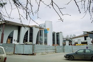 2002г. Строительство ТЦ в Жуковке, Рублево-Успенское шоссе, магазин «Азбука Вкуса», ресторан «Ла Маре», ресторан «Царская охота», магазин «Жукоffка плаза»