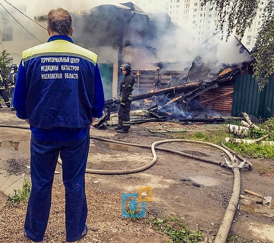Территориальный центр медицины катастроф Московска облась, В Трёхгорке сгорел дом в частном секторе