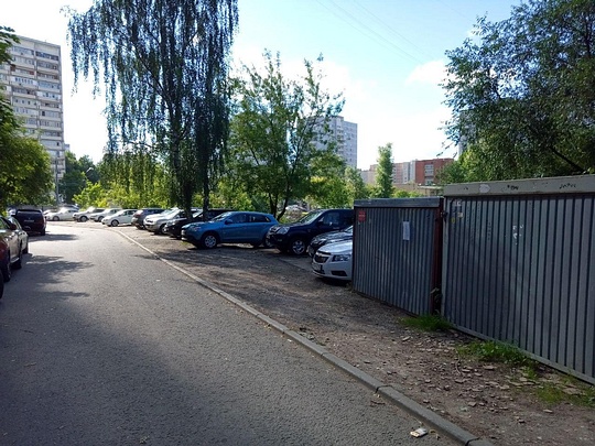 Оставшиеся гаражи у дома №11 по Комсомольской улице, Новая «волна» сноса гаражей накрыла Одинцово