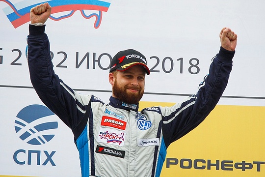 Автогонщик из Одинцово Игорь Самсонов, Одинцовец стал лидером чемпионата Российской серии кольцевых гонок