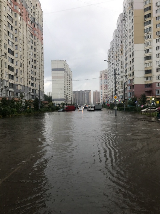 Последствия ливня в на Кутузовской улице в Трёхгорке, Потоп в Трёхгорке 19 июля