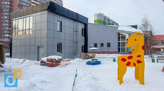 Новый торговый центр в Одинцово построили впритык к детской площадке, Новый ТЦ, Можайское шоссе, 153Г