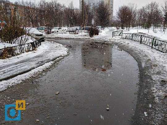 Можайское шоссе, 17к1, Одинцово затапливает талыми водами с реагентами