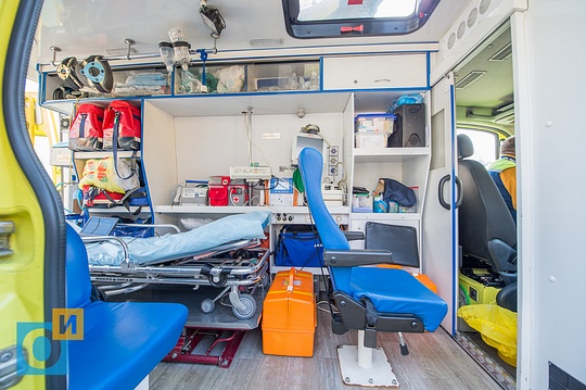 Салон автомобиля центра медицины катастроф, На Северном обходе Одинцово показали, как правильно спасать попавших в ДТП людей