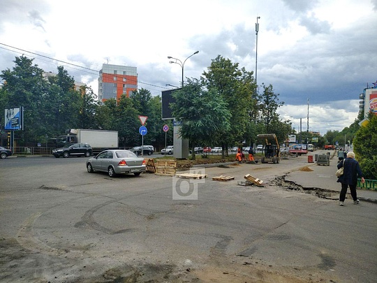 Въезд на парковку у ТЦ «Дубрава» закрыт, На дублёре Можайского шоссе запретят парковку
