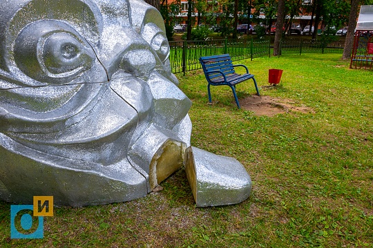 Голова Мопса  необычный арт-объект появился в Одинцово, Голова Мопса  необычный арт-объект появился в Одинцово