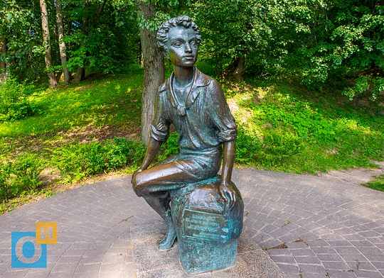 Памятник А. С. Пушкину в детстве, Захарово