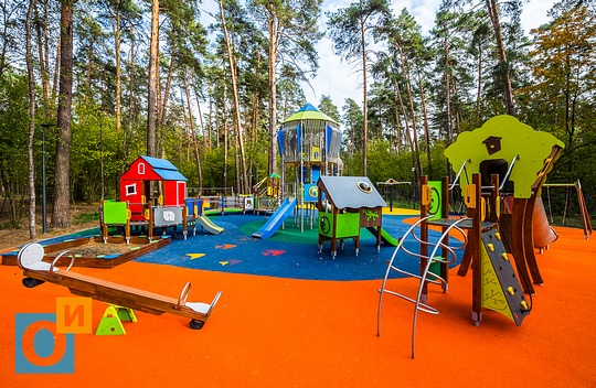 Детская площадка, Парк «Раздолье» осень 2019