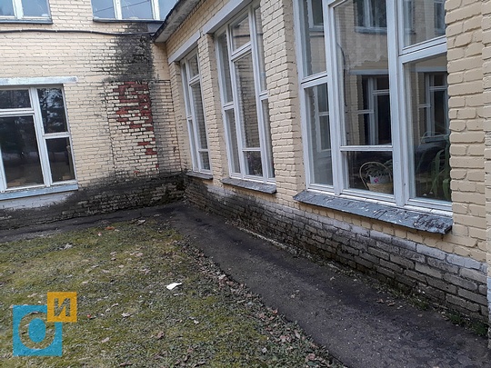 День знаний 2019 в Ершовской СОШ: грибок и черная плесень на стенах здания, Аварийное состояние здания Ершовской школы