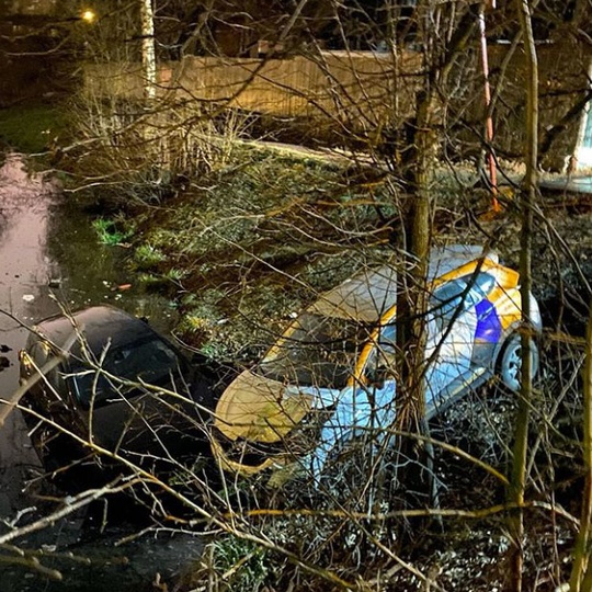 Два автомобиля столкнулись у пруда в Немчиновке, ДТП с каршеринговым автомобилем в Немчиновке