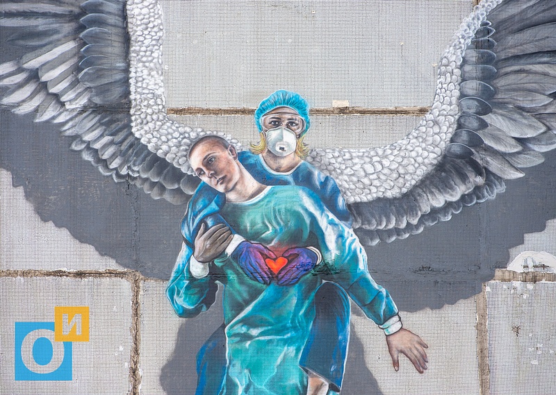 Граффити, посвящённое медсёстрам, улица Маршала Жукова, 36, В Одинцово появилось граффити, посвящённое медсёстрам