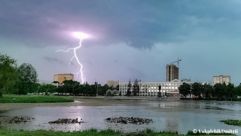 Молния в Одинцово, В Подмосковье снова пришли дожди с грозами