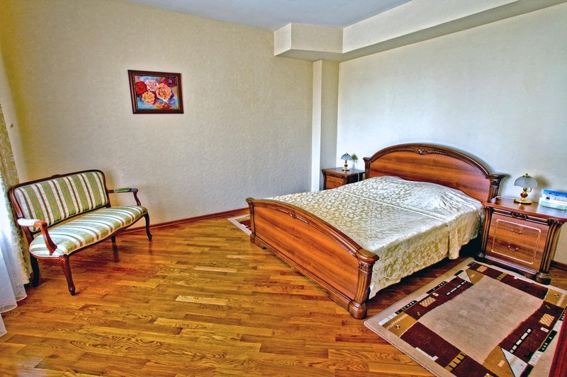 Номера в гостинице «Олимпиец» в Одинцово были специально оборудованы большими кроватями, чтобы на них было удобно отдыхать волейболистам, Фото номеров гостиница «Олимпиец» в Одинцово