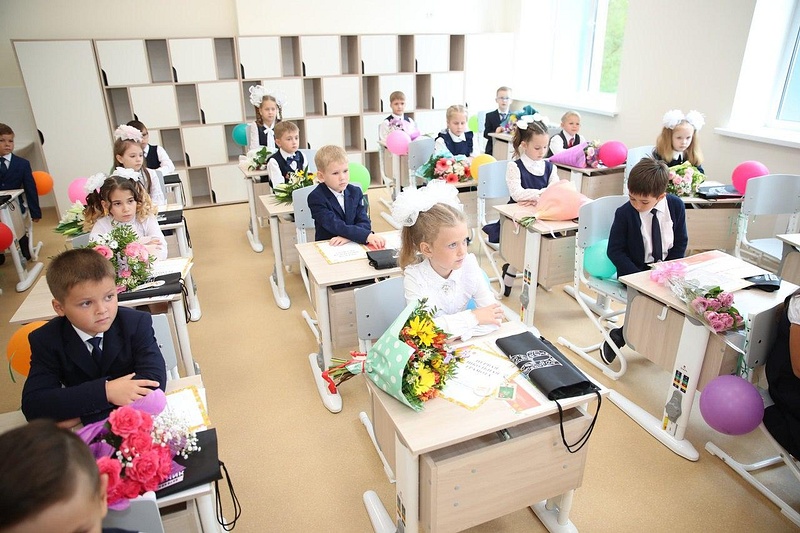 Ученики Новогородковской школы, Школу в Новом Городке открыли после двух лет ремонта