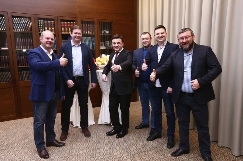 Губернатор Воробьёв на встрече с предпринимателями, Губернатор Воробьёв без маски во время встреч с жителями