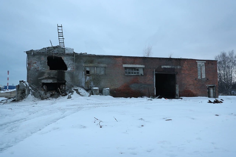 Здание, в котором располагался бетонный завод, В Одинцовском округе закрыли два незаконных бетонных завода
