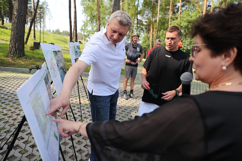 Андрей Иванов и Александр Легков на церемонии открытия парка, Новый парк «Виражи» открыли на Рублёво-Успенском шоссе