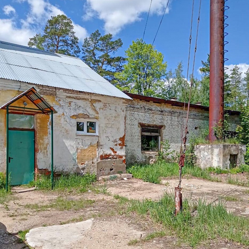 Здание котельной в деревне, Жители четырёх многоквартирных домов деревни Новошихово остаются без горячей воды