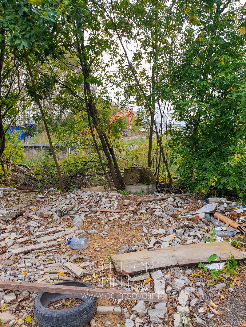 Строители ЖК «Одинцово-1» устраивают незаконное захоронение строительных отходов в жилой зоне