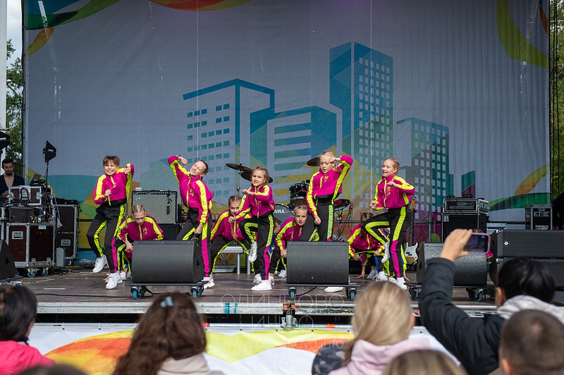 Выступление юных танцоров, День города 2021, Одинцово — 64!