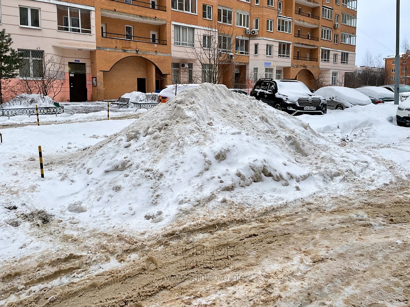 Горы снега во дворах Одинцово
